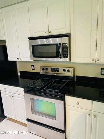 8539 Gate Pw #1616, Jacksonville, FL 32216