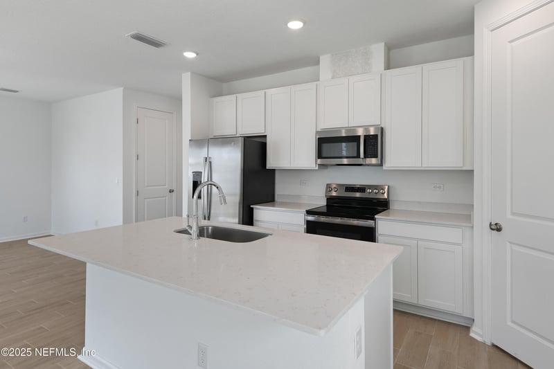 2556 Thaddeus Creek Ln, Jacksonville, FL 32254