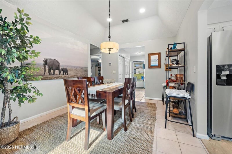 3945 Hollows Dr, Jacksonville, FL 32225