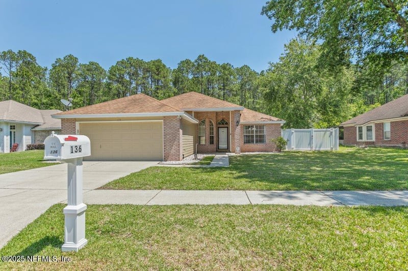136 Southern Grove Dr, St Johns, FL 32259