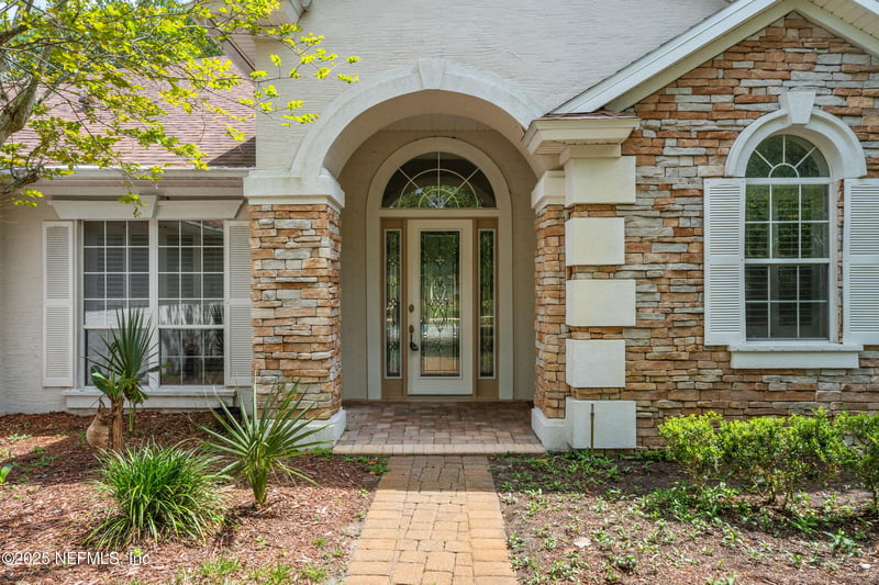 8 Village Dr, Palm Coast, FL 32137