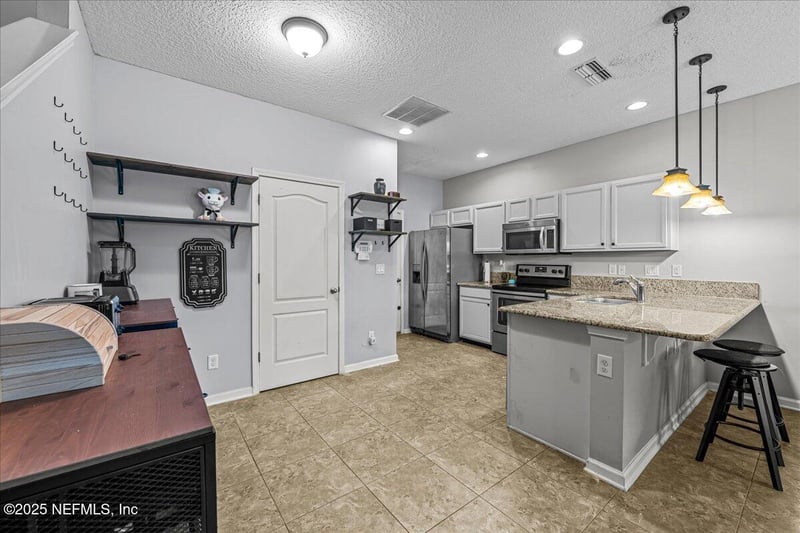 425 Oasis Ln, Orange Park, FL 32073