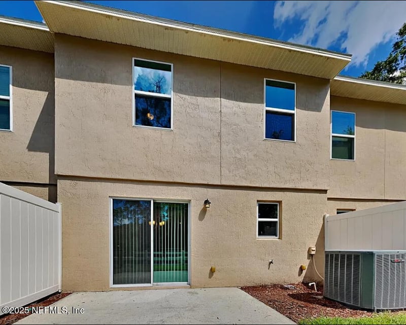 6976 St Ives Ct, Jacksonville, FL 32244