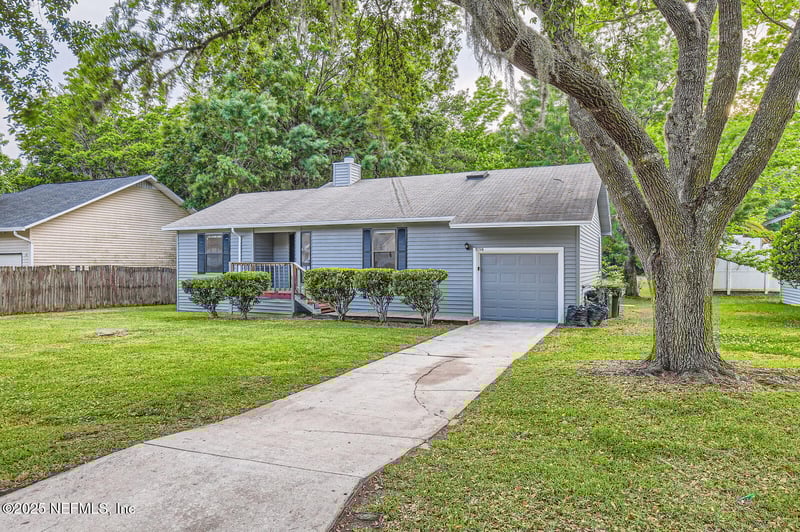 1594 Twin Oak Dr, Middleburg, FL 32068