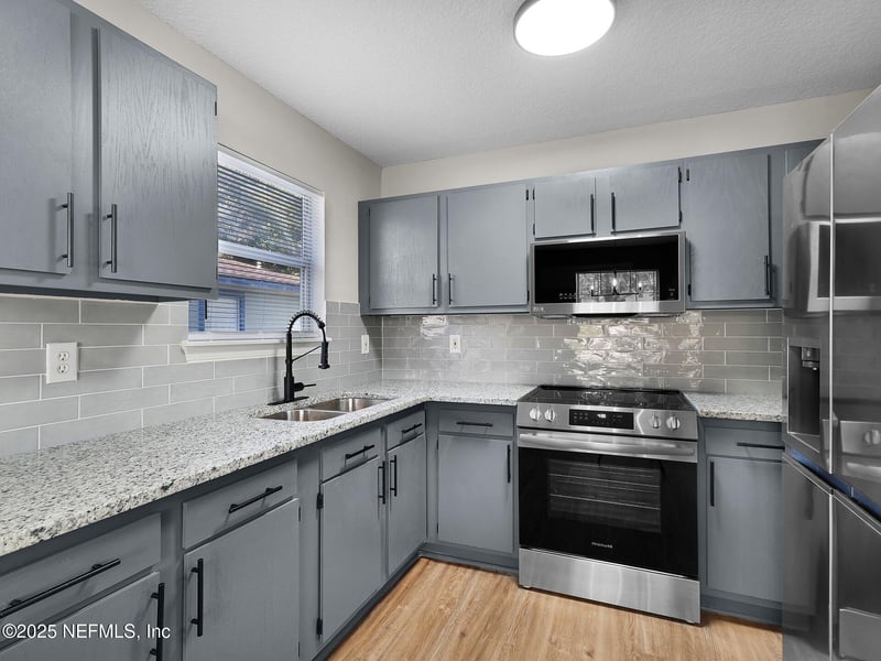 1615 Brook Forest Dr, Jacksonville, FL 32208