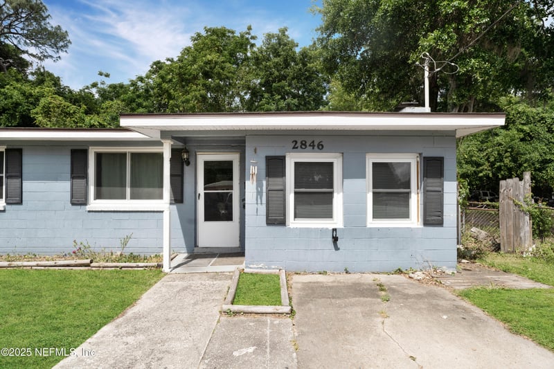 2846 Yellow Pine Dr, Jacksonville, FL 32277