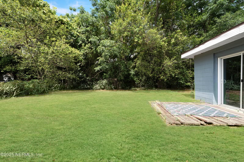 2846 Yellow Pine Dr, Jacksonville, FL 32277