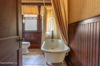 703 Emmett St, Palatka, FL 32177