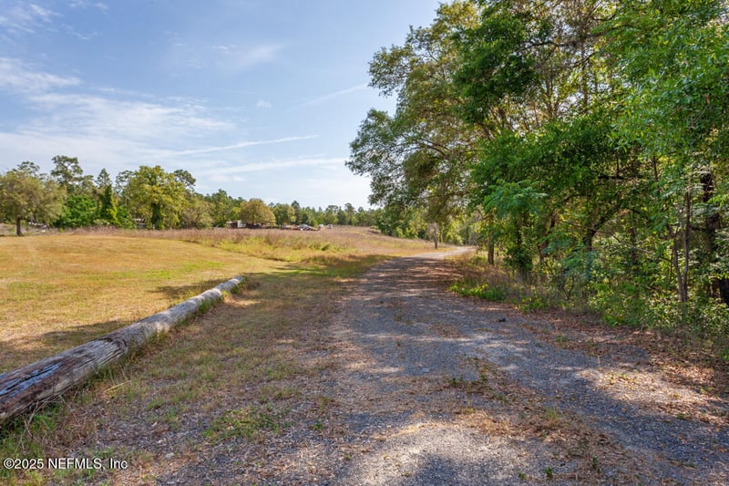 148 Lake Shore Dr, Hawthorne, FL 32640