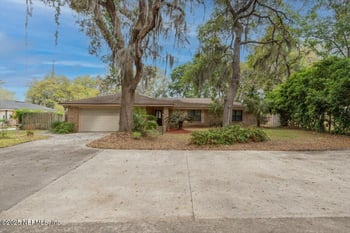 15489 Cape Dr, Jacksonville, FL 32226
