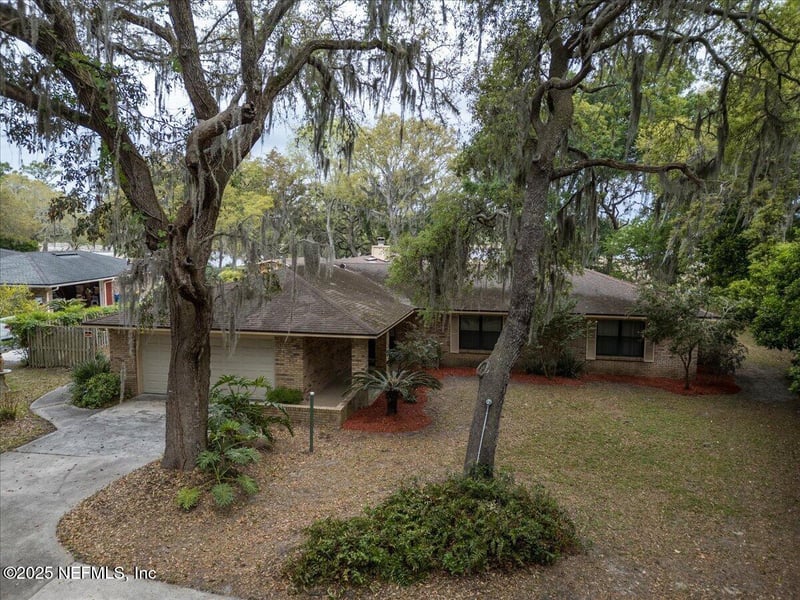 15489 Cape Dr, Jacksonville, FL 32226