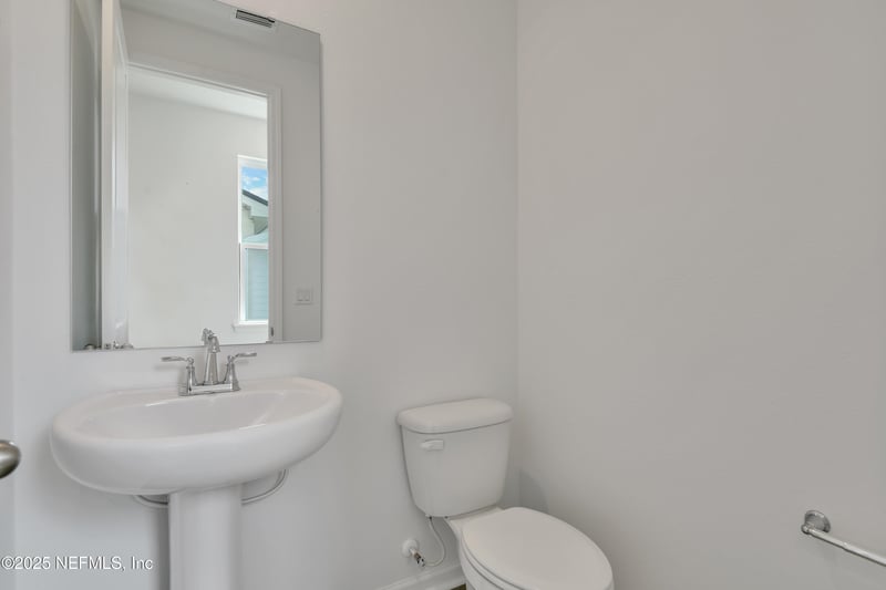 2588 Chiefland Ln, Jacksonville, FL 32254