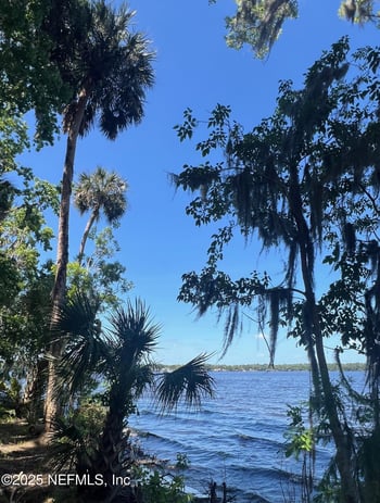 762 National Forest Road 75g Rd, Palatka, FL 32177