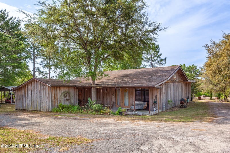 335 Carolina St, Hawthorne, FL 32640