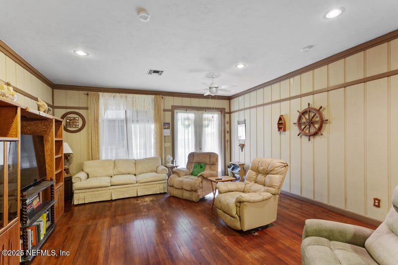 335 Carolina St, Hawthorne, FL 32640