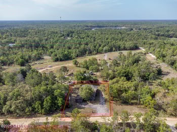 335 Carolina St, Hawthorne, FL 32640