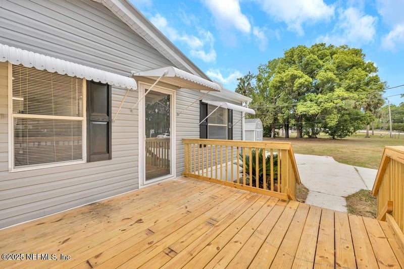 105 Folklore Dr, Satsuma, FL 32189