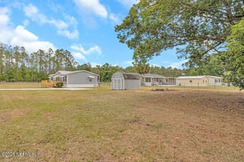105 Folklore Dr, Satsuma, FL 32189