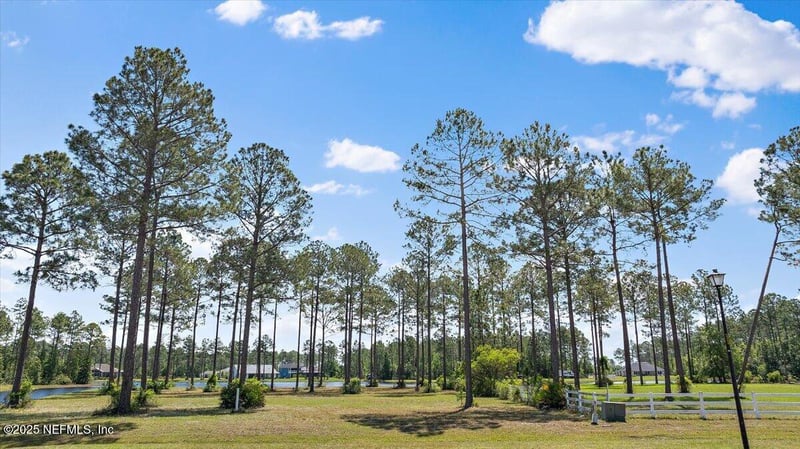 9986 Kings Crossing Dr, Jacksonville, FL 32219