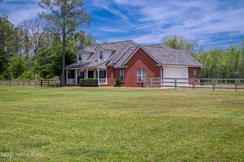 13561 Arnold Rhoden Rd, Glen St Mary, FL 32040