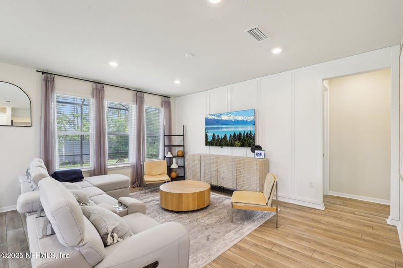 10982 Town View Dr, Jacksonville, FL 32256