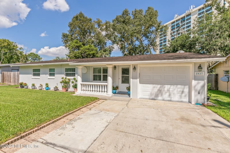 5937 Loran Dr, Jacksonville, FL 32216