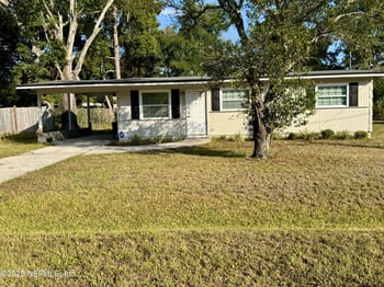 353 Wildwood Ln, Orange Park, FL 32073