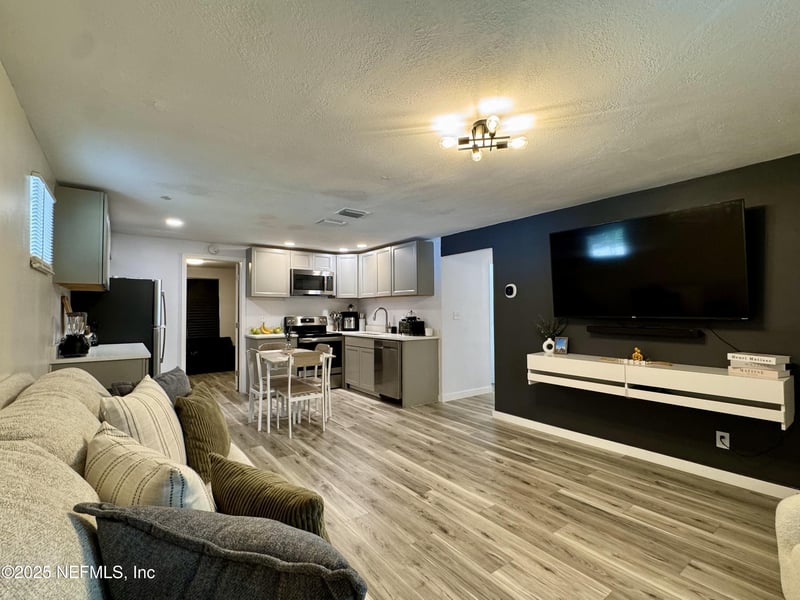 353 Wildwood Ln, Orange Park, FL 32073