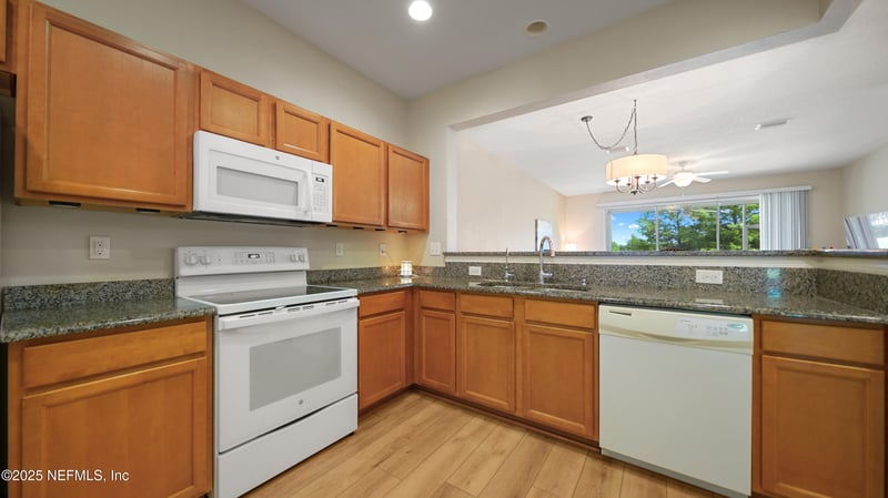 6935 Woody Vine Dr, Jacksonville, FL 32258