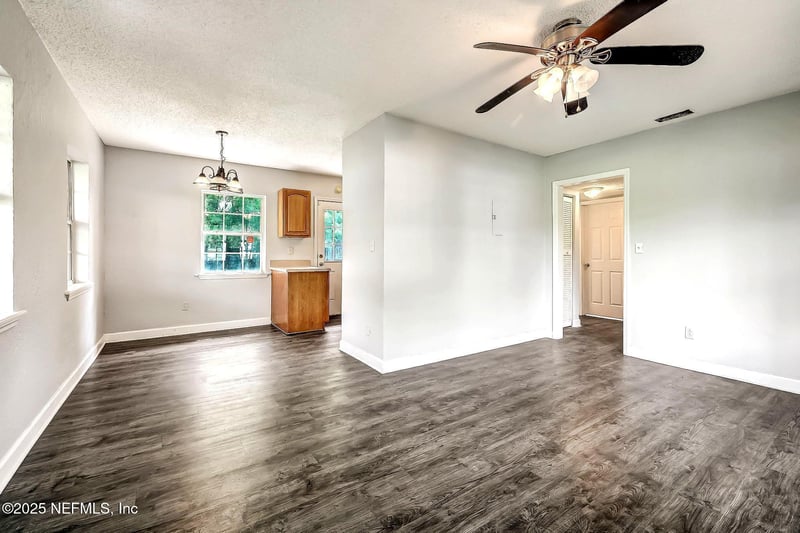 979 Mikael Ave, Jacksonville, FL 32205