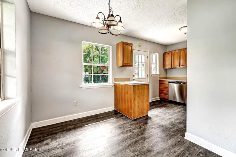 979 Mikael Ave, Jacksonville, FL 32205