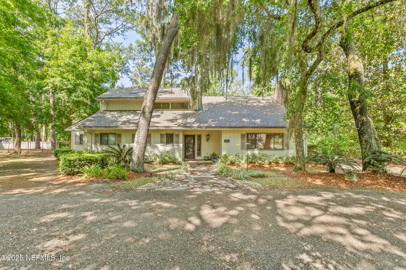 12852 Longview Dr, Jacksonville, FL 32223