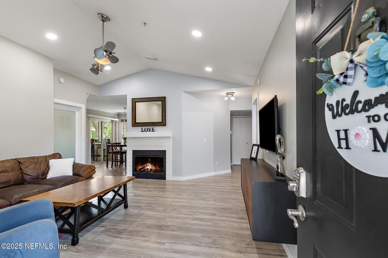 1701 The Greens Way #1815, Jacksonville Beach, FL 32250