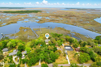 15289 Cape Dr, Jacksonville, FL 32226