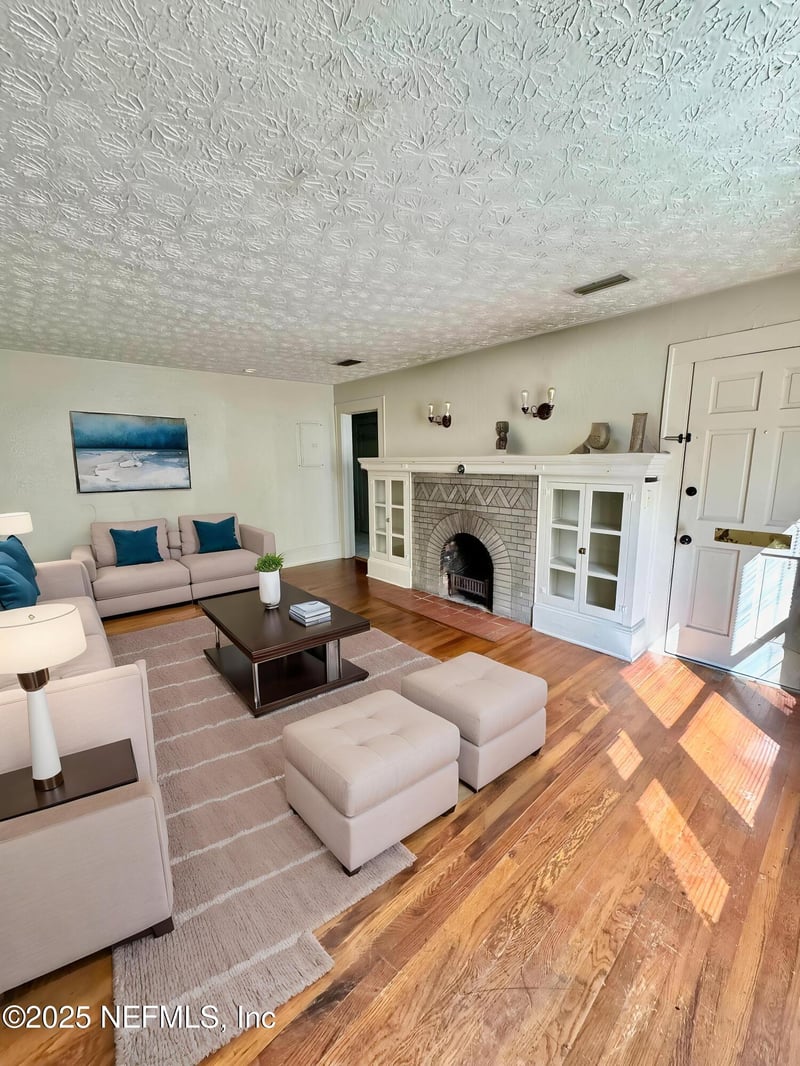 1402 James St, Jacksonville, FL 32205