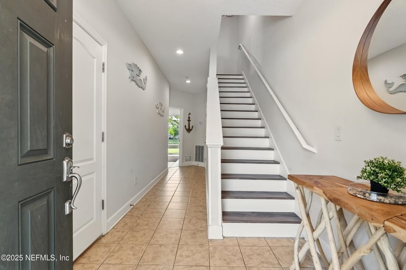 4372 Ellipse Dr, Jacksonville, FL 32246