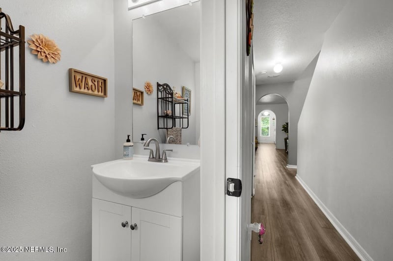 11800 Lake Bend Cir, Jacksonville, FL 32218