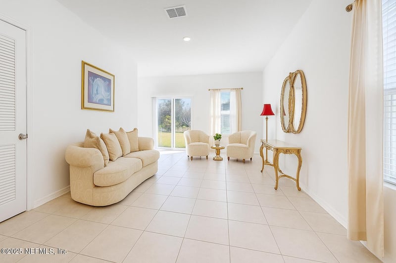 9014 Gifford Dr, Jacksonville, FL 32220