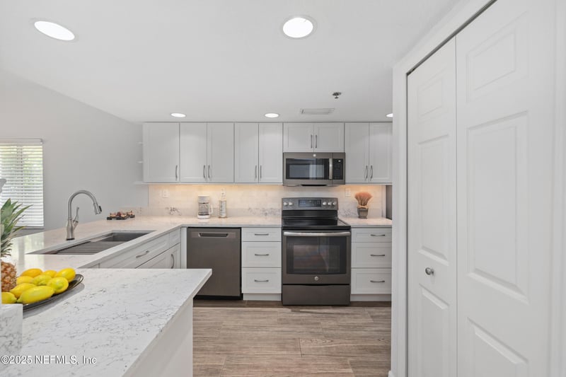 159 Marine St #105, St Augustine, FL 32084