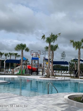 526 Silver Landing Dr, St Augustine, FL 32092