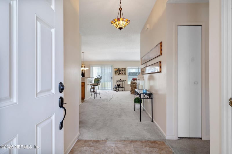 10018 Govern Ln, Jacksonville, FL 32225