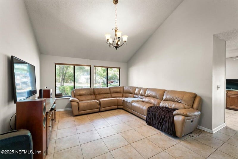 2438 Sylvan Chase Dr, Orange Park, FL 32073