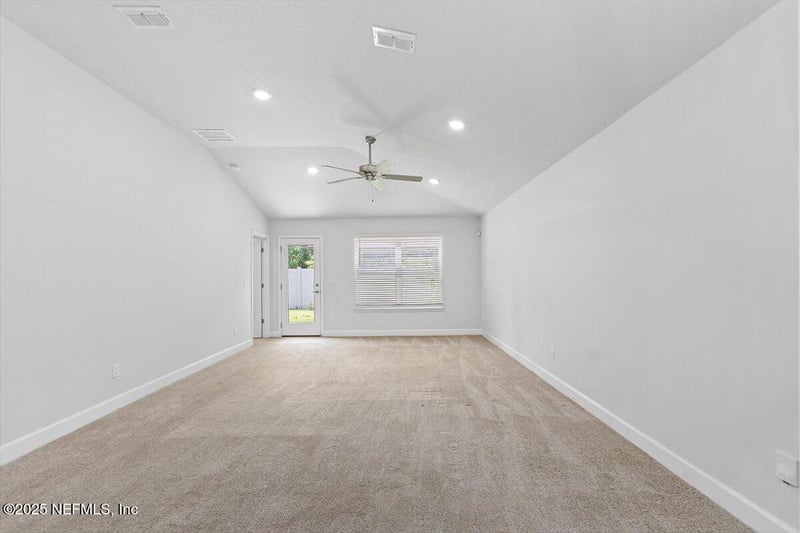 8088 Belsay Cir, Jacksonville, FL 32219