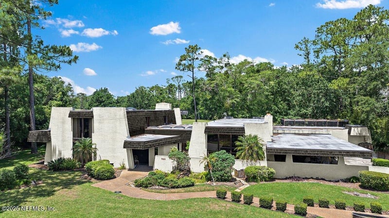 7868 Woodsdale Ln, Jacksonville, FL 32256