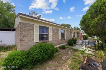 2216 Mindanao Dr, Jacksonville, FL 32246