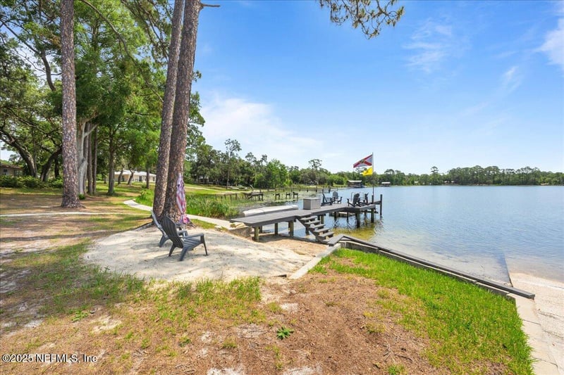 106 Carter Whittaker Ln, Pomona Park, FL 32181