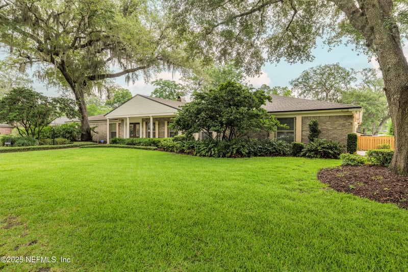 8691 San Servera Dr, Jacksonville, FL 32217