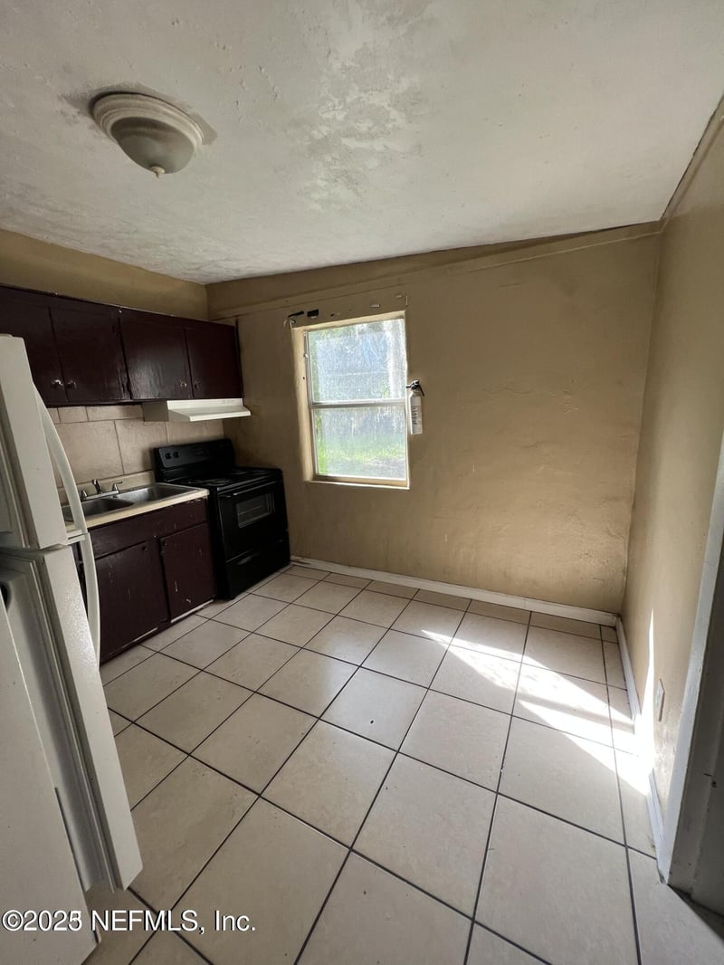 10416 Keuka Dr, Jacksonville, FL 32218