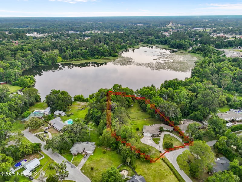 449 Montgomery Dr, Lake City, FL 32025