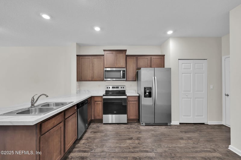 837 Capitol Pw, Jacksonville, FL 32218